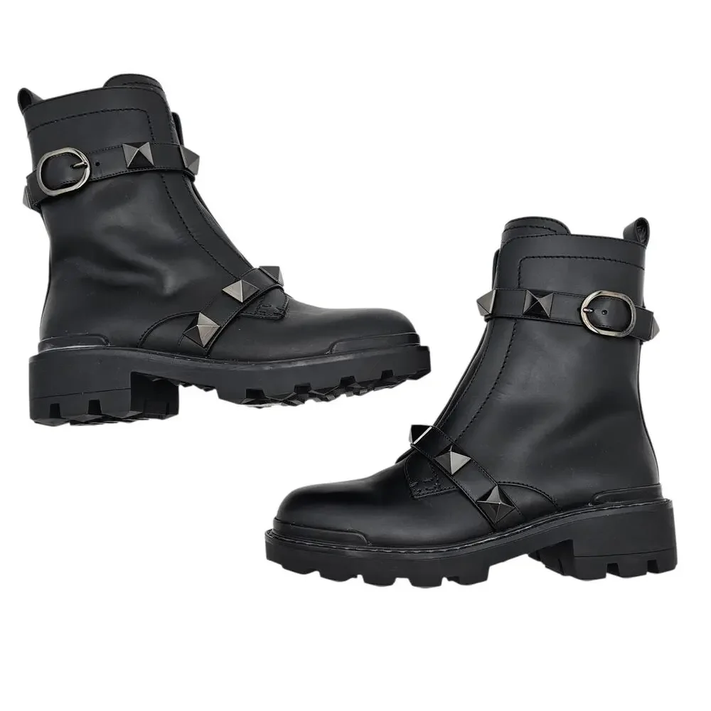 Valentino Garavani Roman Stud Combat Boot Zip Ankle Black Leather Size 39 US 9